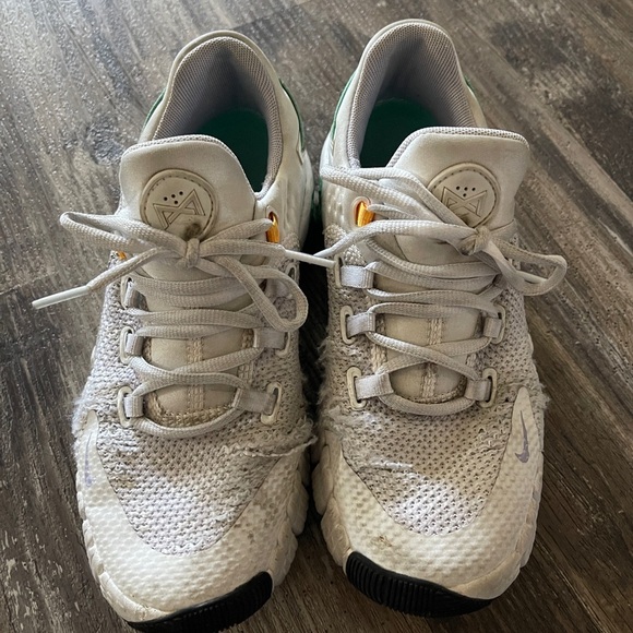 Nike White and Green Sneakers 7.5 - Picture 2 of 6